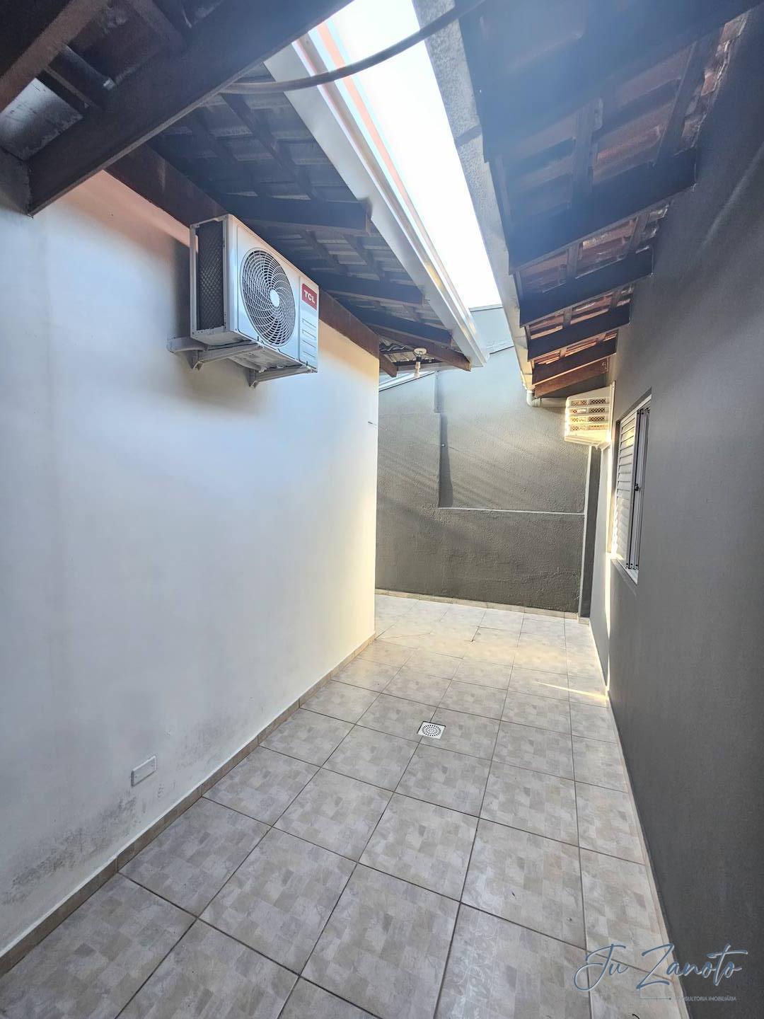 Casa à venda com 5 quartos, 325m² - Foto 11