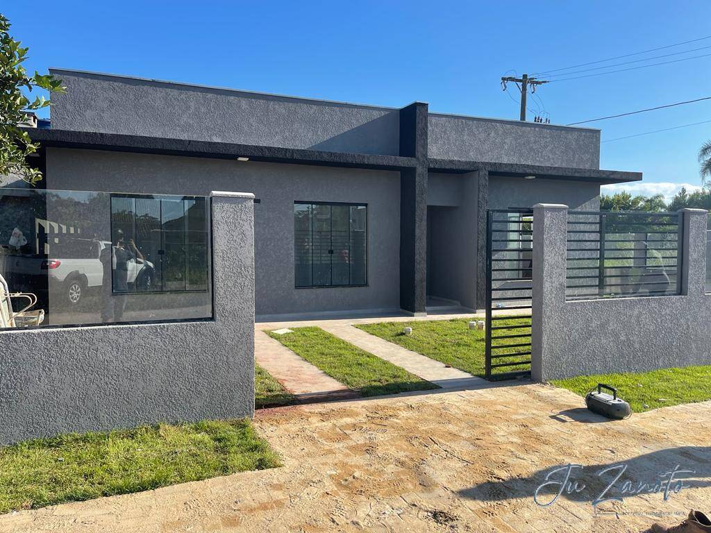 Casa à venda com 2 quartos, 90m² - Foto 2