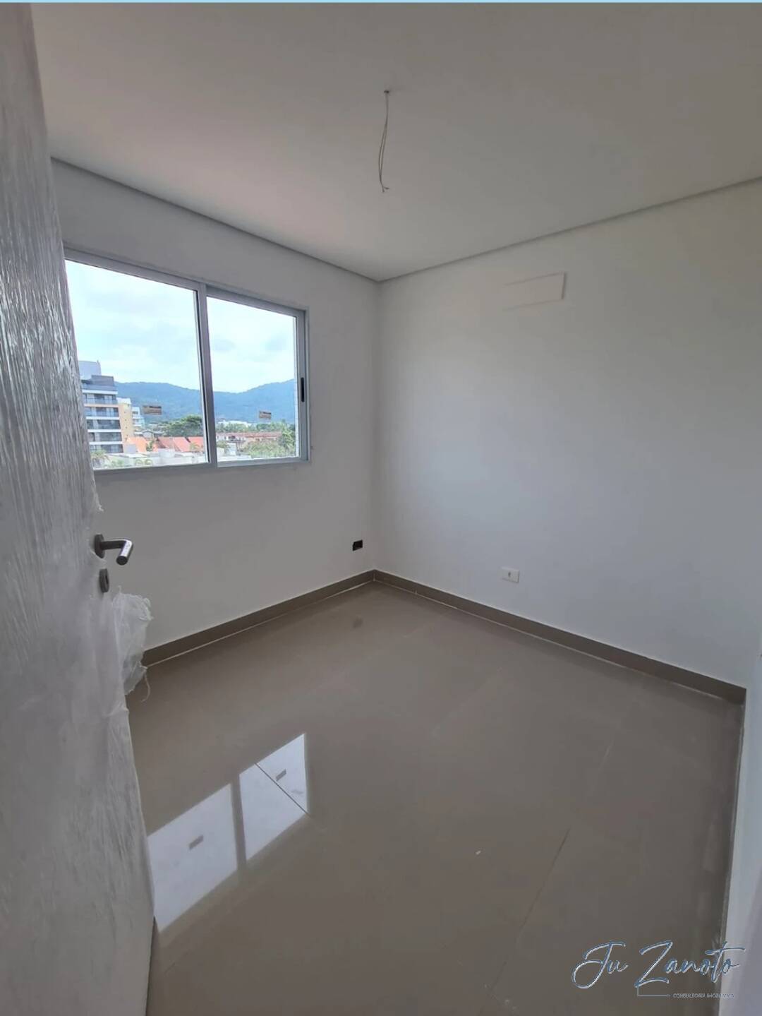 Apartamento à venda com 3 quartos, 85m² - Foto 4