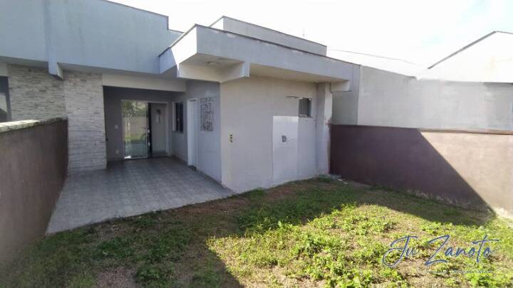 Casa à venda com 3 quartos, 93m² - Foto 2