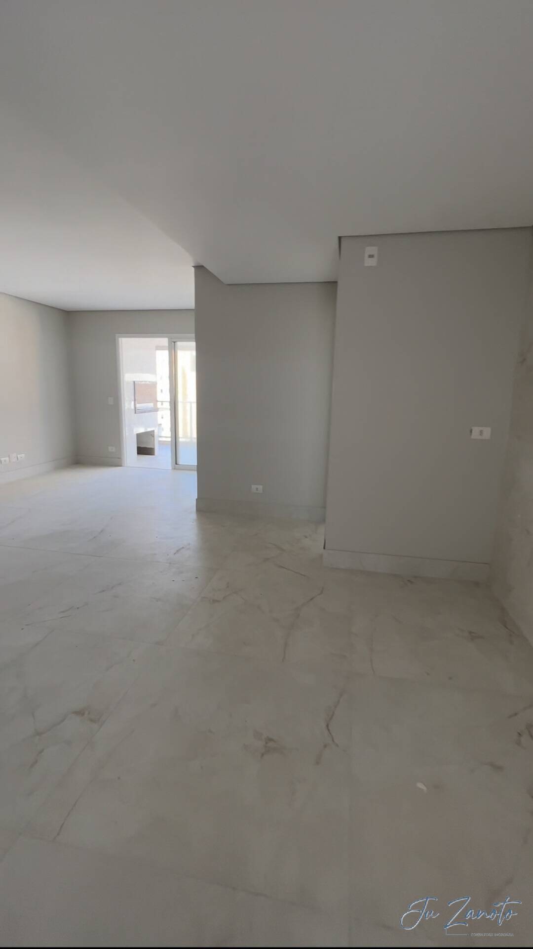 Apartamento à venda com 3 quartos, 104m² - Foto 3