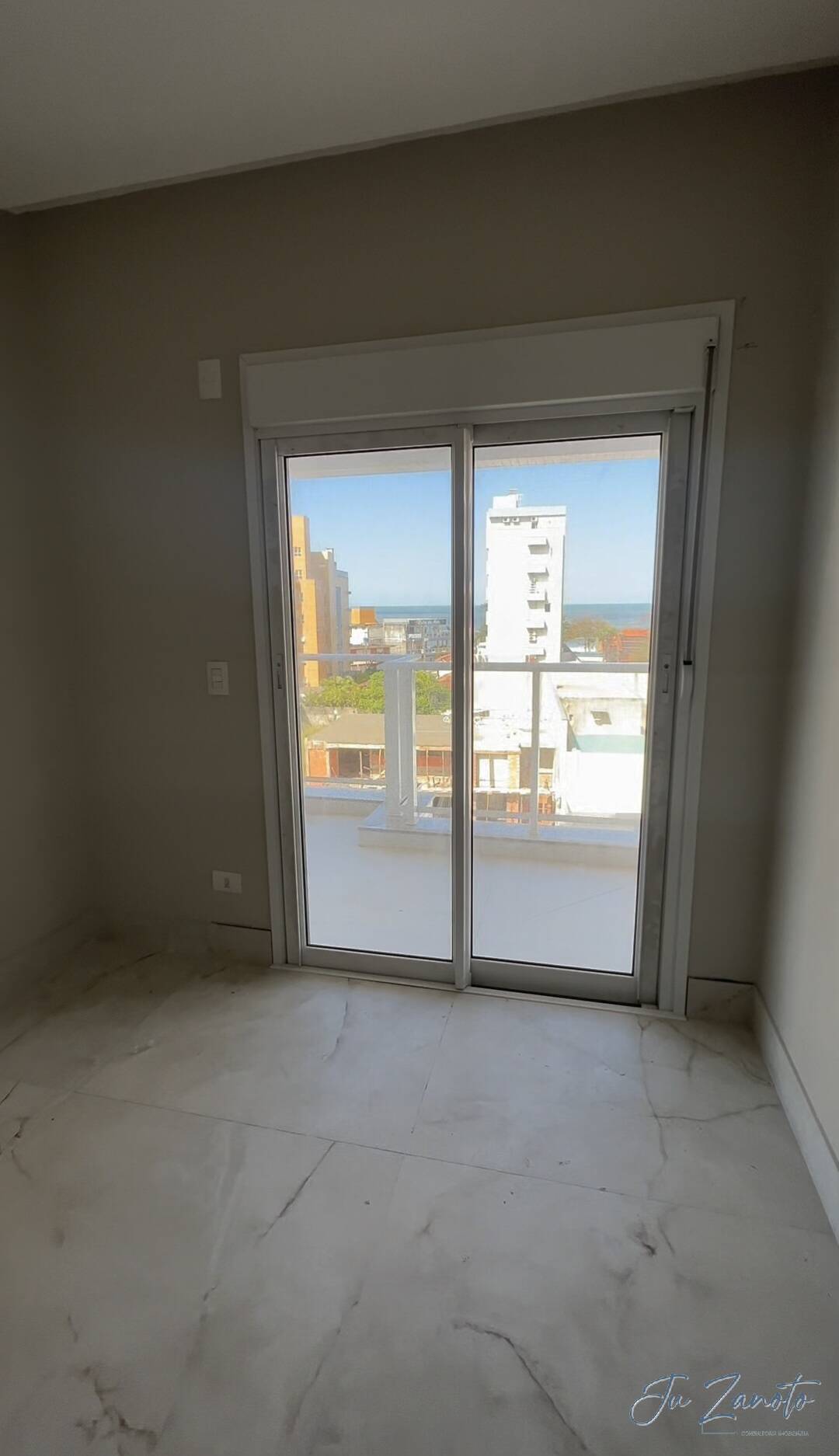 Apartamento à venda com 3 quartos, 104m² - Foto 4