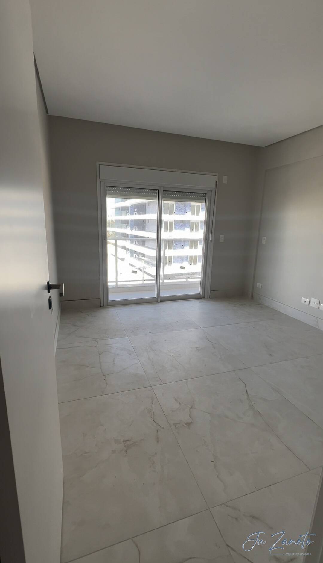 Apartamento à venda com 3 quartos, 104m² - Foto 8