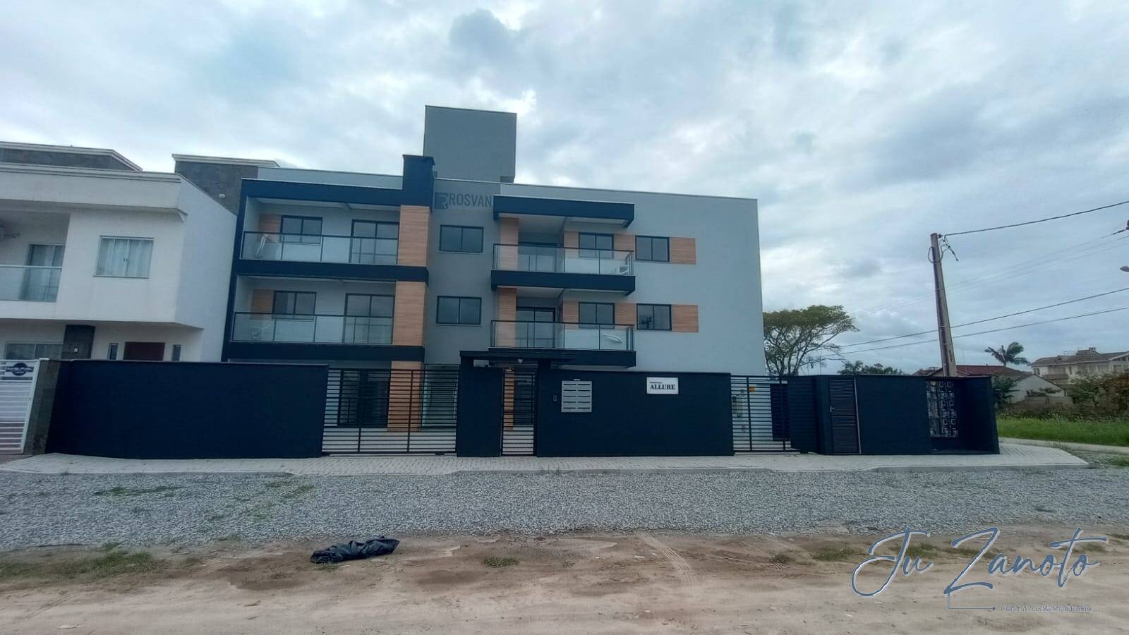 Apartamento à venda com 2 quartos, 68m² - Foto 1