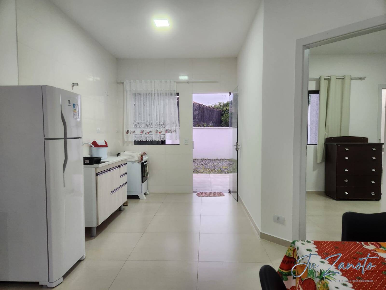 Casa à venda com 3 quartos, 96m² - Foto 5