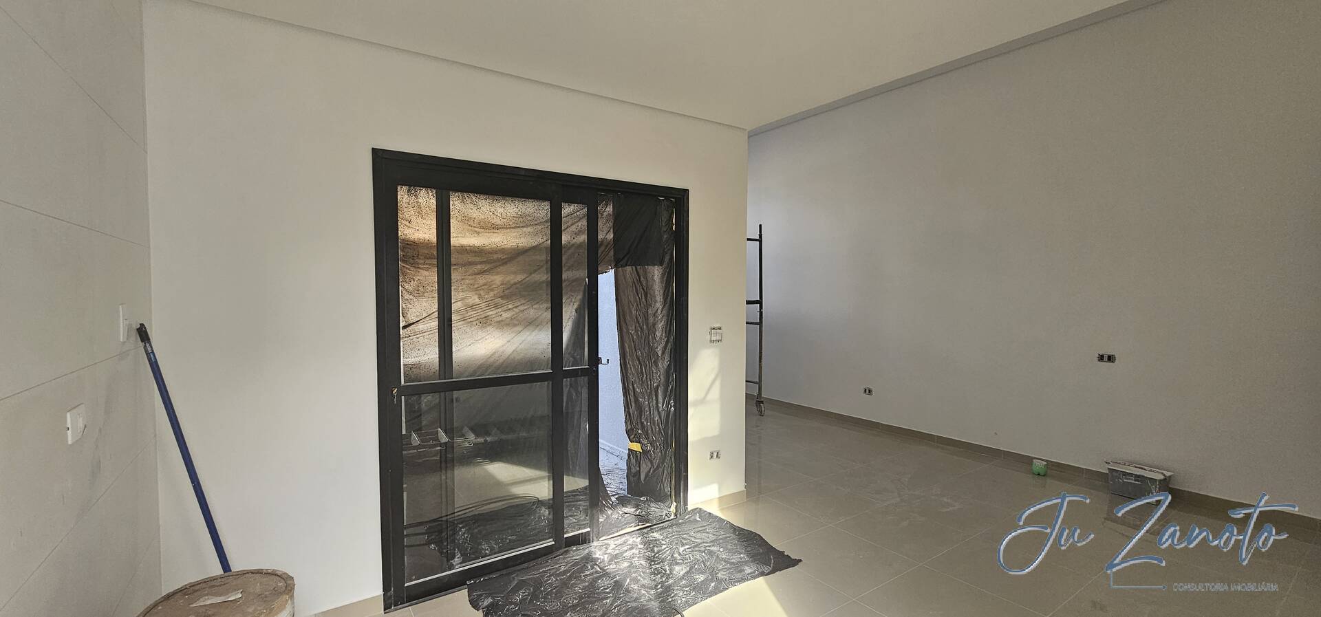 Casa à venda com 3 quartos, 75m² - Foto 9