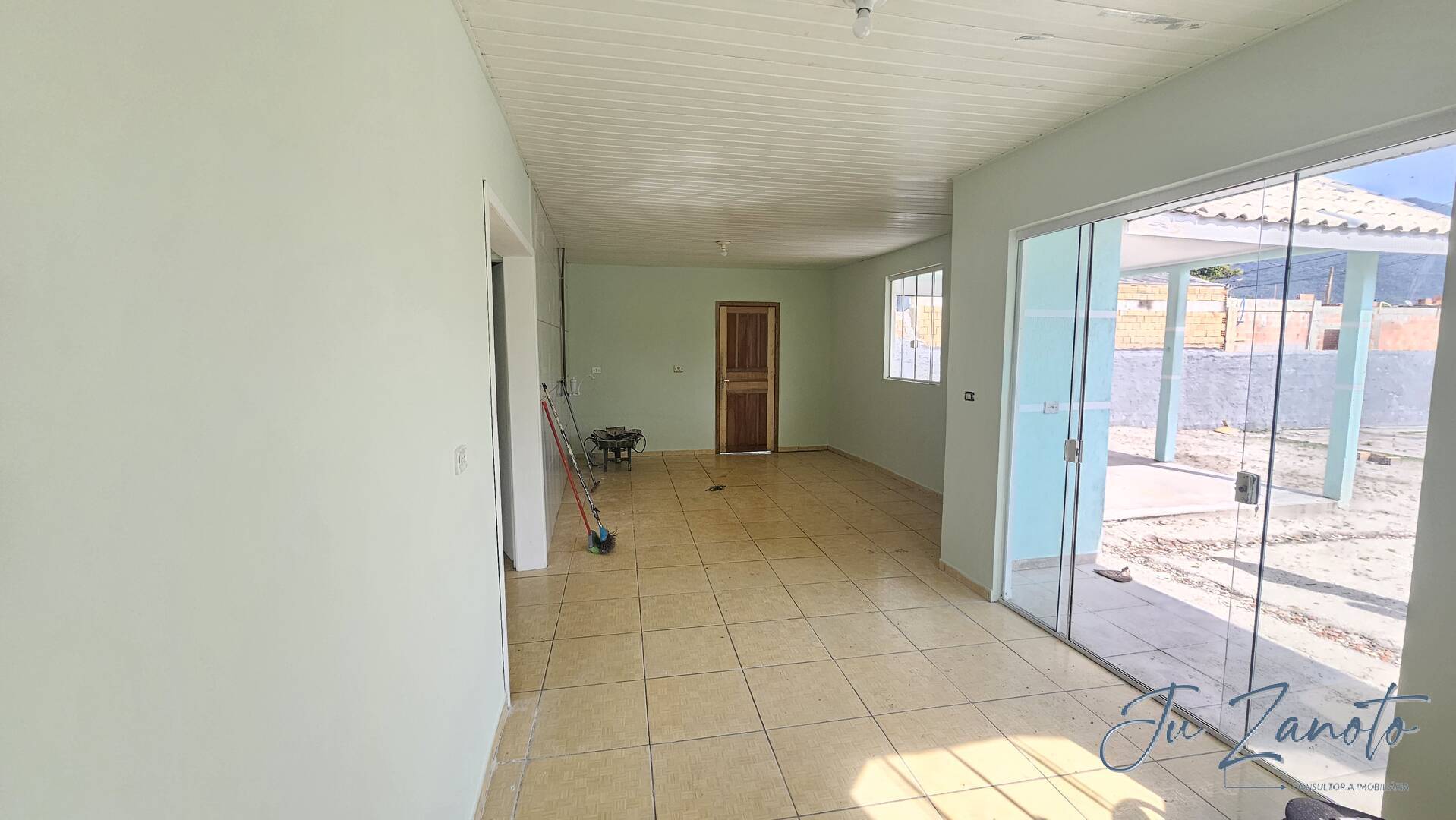 Casa à venda com 2 quartos, 330m² - Foto 10