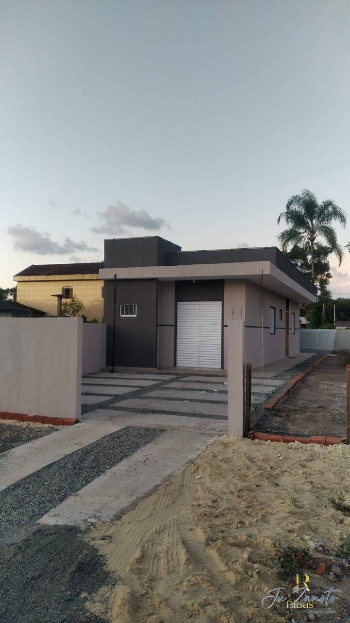 Casa à venda com 2 quartos, 92m² - Foto 1