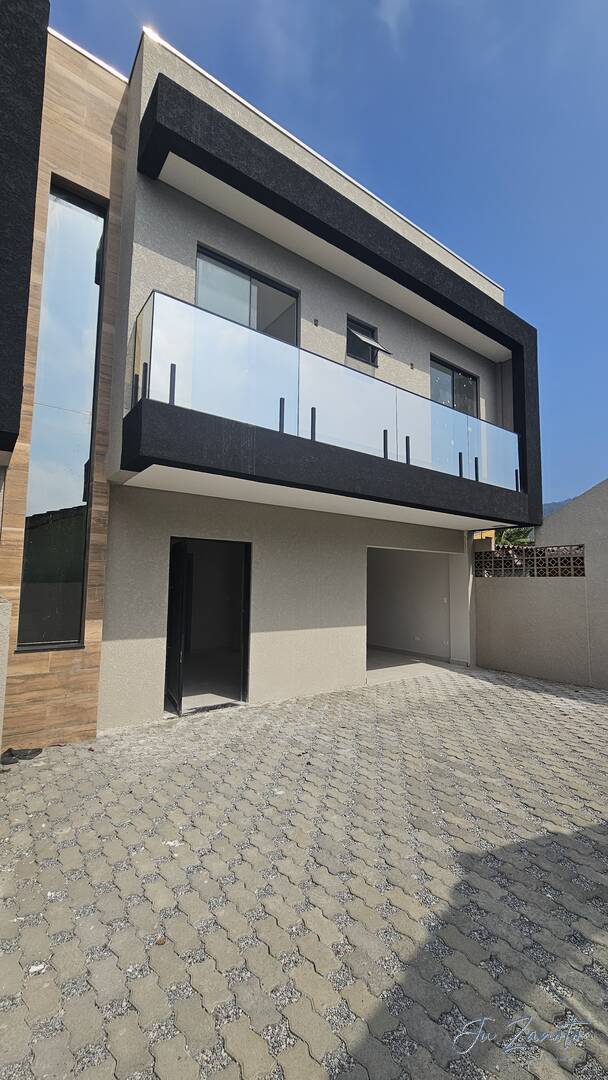 Sobrado à venda com 3 quartos, 111m² - Foto 1