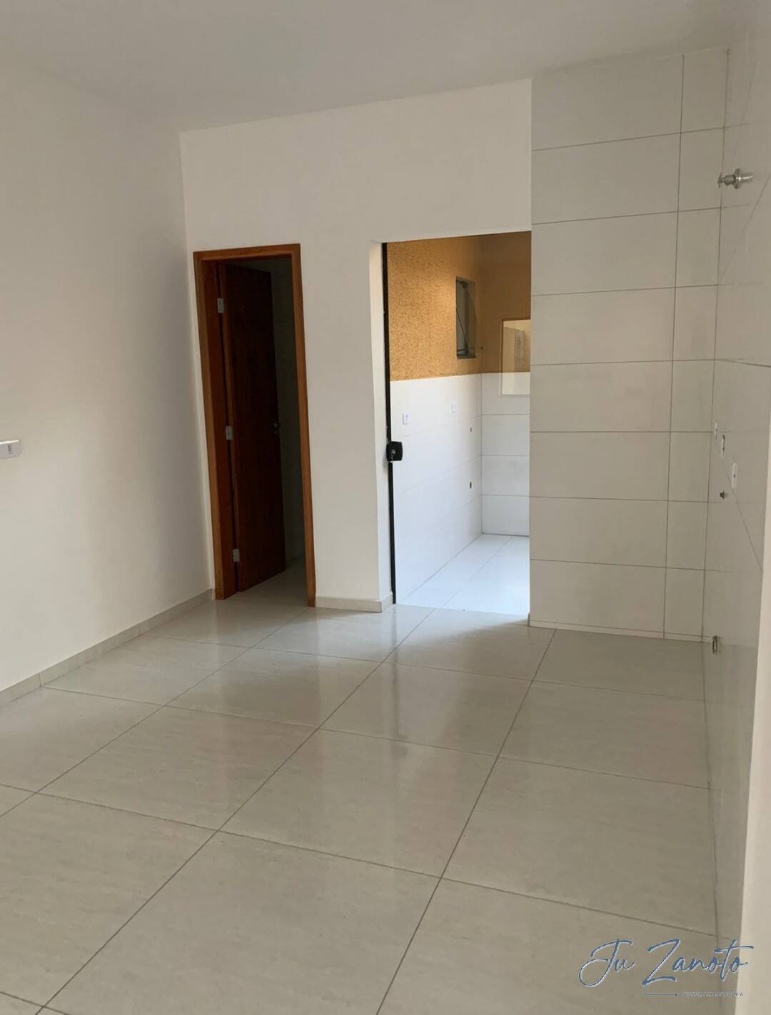 Casa à venda com 2 quartos, 57m² - Foto 3