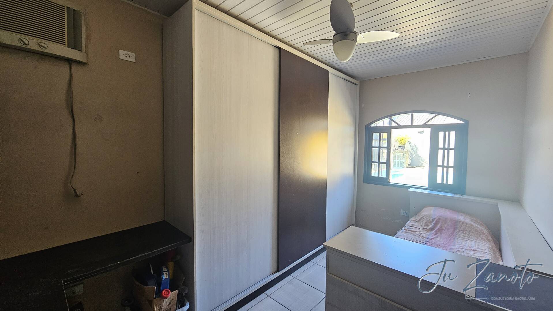 Casa à venda com 4 quartos, 218m² - Foto 16