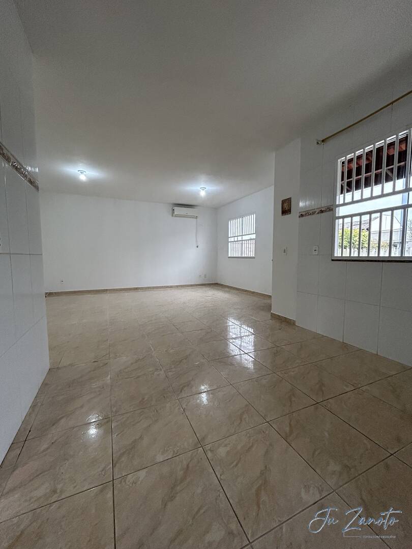 Casa à venda com 3 quartos, 100m² - Foto 8