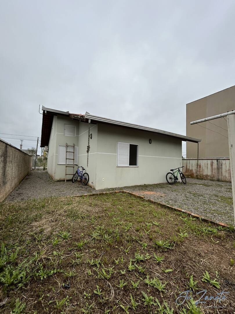 Casa à venda com 3 quartos, 100m² - Foto 3