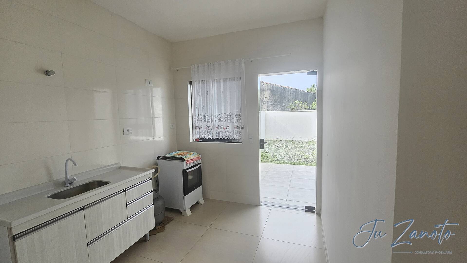 Casa à venda com 3 quartos, 84m² - Foto 14